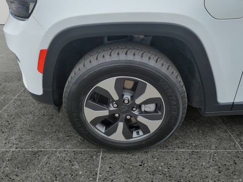 Used 2024 Jeep Grand Cherokee Limited 4xe image 17