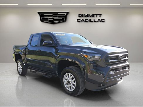 Used 2025 Toyota Tacoma SR5 image 7