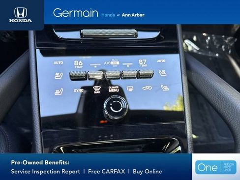 Used 2024 Porsche Cayenne AWD/4WD image 30