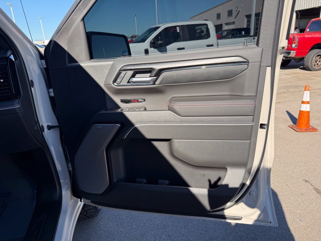 Used 2026 GMC Sierra 1500 AT4X w/ LPO, Black Badging Package AWD/4WD image 29