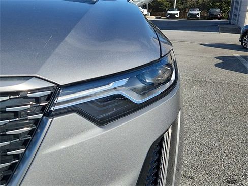 Certified 2025 Cadillac XT6 Premium Luxury image 9