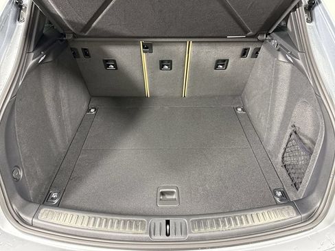 Certified 2026 Porsche Macan AWD/4WD image 21