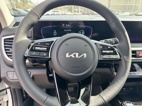 New 2026 Kia Seltos S FWD image 24