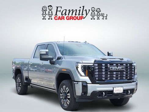 Used 2025 GMC Sierra 2500 Denali Ultimate image 2