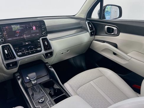 Used 2023 Kia Sorento S w/ Panoramic Sunroof Package FWD image 24
