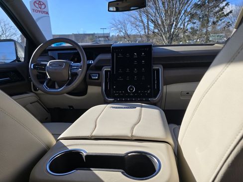 Used 2025 GMC Yukon Denali image 15