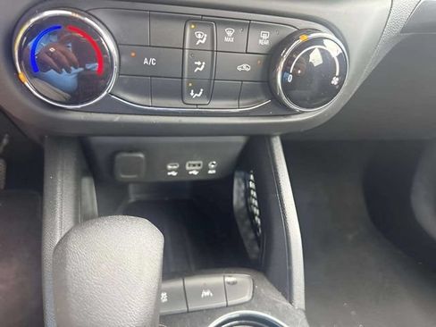 Used 2021 Kia Forte LXS FWD image 9