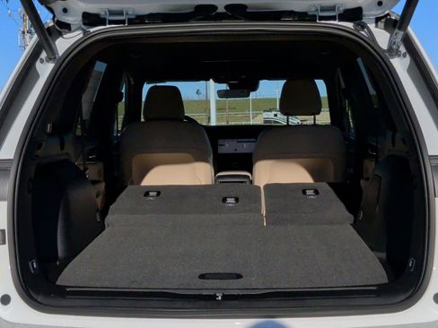 New 2026 Jeep Grand Cherokee Limited w/ Limited Altitude Package image 44