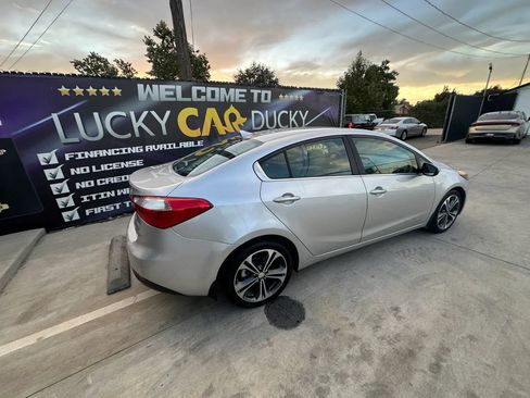Used 2015 Kia Forte EX w/ UVO Package W/17" Alloys FWD image 7