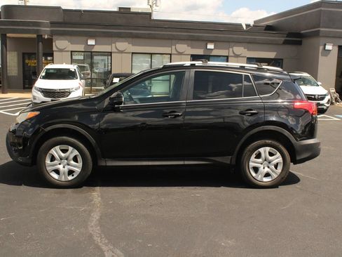 Used 2015 Toyota RAV4 LE AWD/4WD image 5