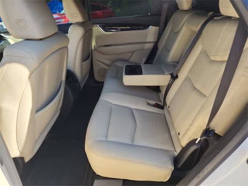 Used 2017 Cadillac XT5 FWD image 17
