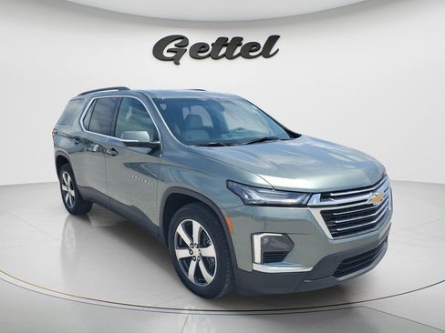 Used 2023 Chevrolet Traverse LT w/ LT Premium Package image 5
