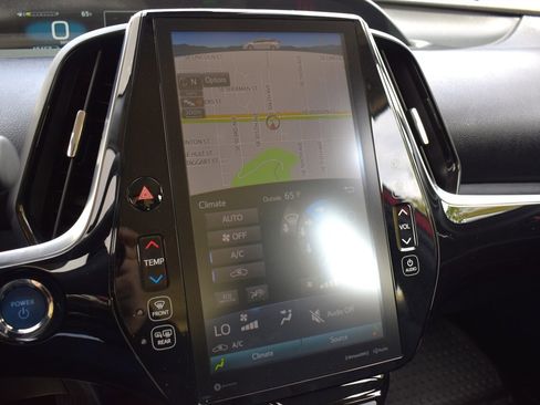 Used 2022 Toyota Prius Prime XLE image 16