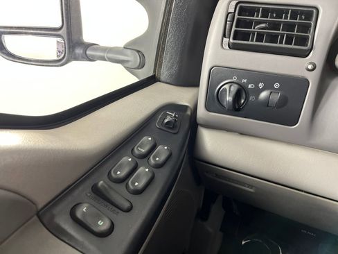 Used 2001 Ford F250 XLT image 24