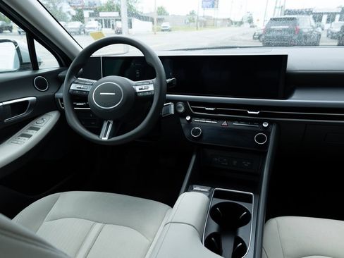 Used 2025 Hyundai Sonata SEL FWD image 8