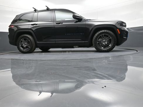Used 2024 Jeep Grand Cherokee Trailhawk image 30
