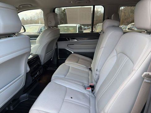 Used 2022 Jeep Wagoneer Series II AWD/4WD image 21