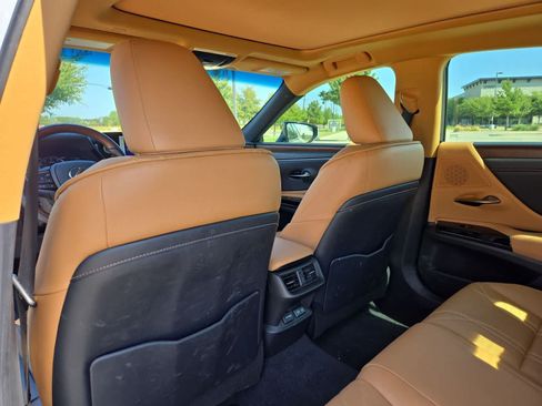 Used 2024 Lexus ES 350 w/ Technology Package FWD image 14