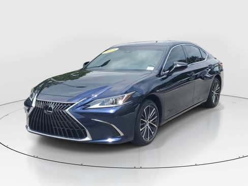 Used 2025 Lexus ES 300h w/ Premium Package FWD image 3