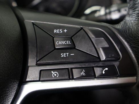 Used 2019 Nissan Rogue SV image 41