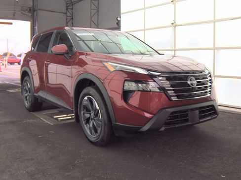 Used 2026 Nissan Rogue SV image 2