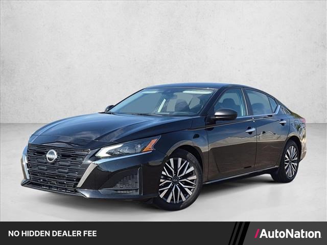 Used 2025 Nissan Altima 2.5 SV FWD image 1