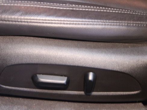 Used 2018 Chevrolet Cruze Premier image 17