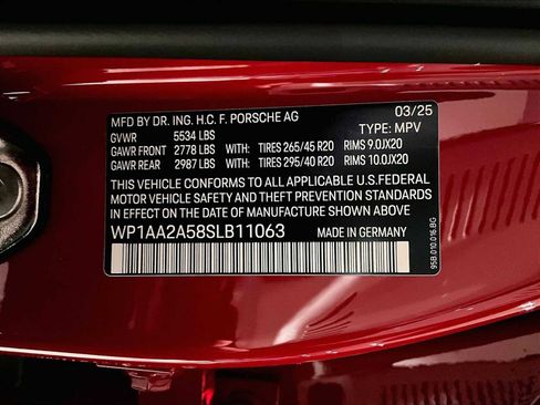 Used 2025 Porsche Macan image 35