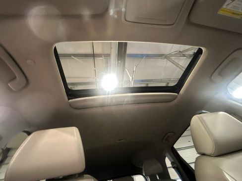 Used 2023 Honda CR-V EX-L image 17