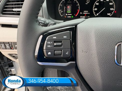 New 2026 Honda Odyssey Touring image 11