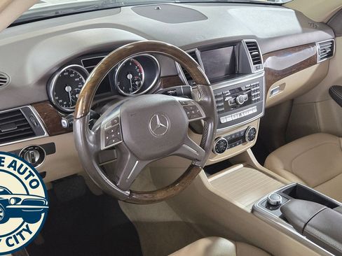 Used 2014 Mercedes-Benz ML 350 4MATIC w/ Premium 1 Package image 11