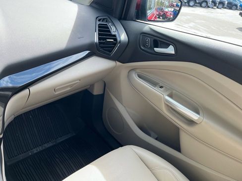 Used 2019 Ford Escape Titanium w/ U9j03 - Titanium Tow Package image 18