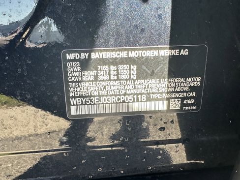 Used 2024 BMW i7 xDrive60 image 34