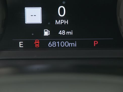 Used 2021 Chevrolet Tahoe Premier w/ Premium Package RWD image 14