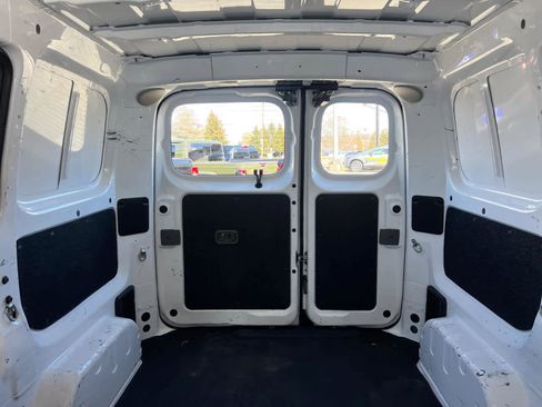 Used 2018 Nissan NV200 S w/ Back Door Glass Package image 26