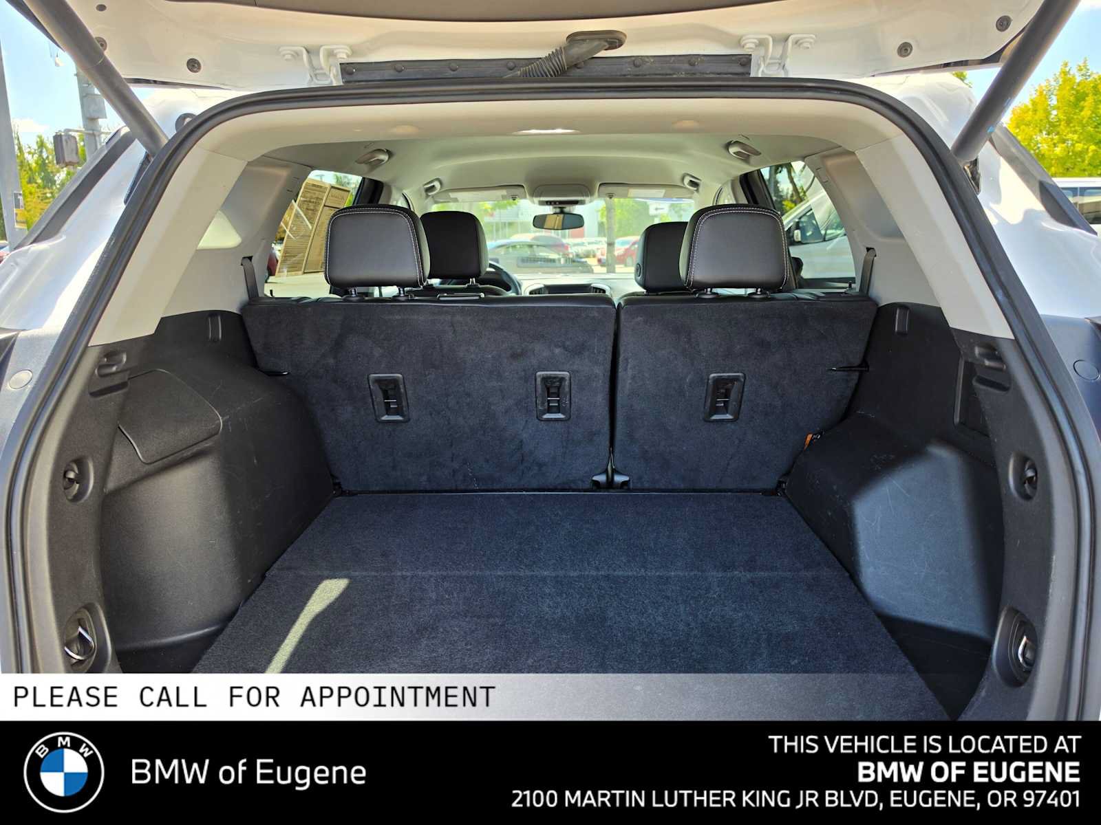 Used 2024 GMC Terrain SLT AWD/4WD image 19