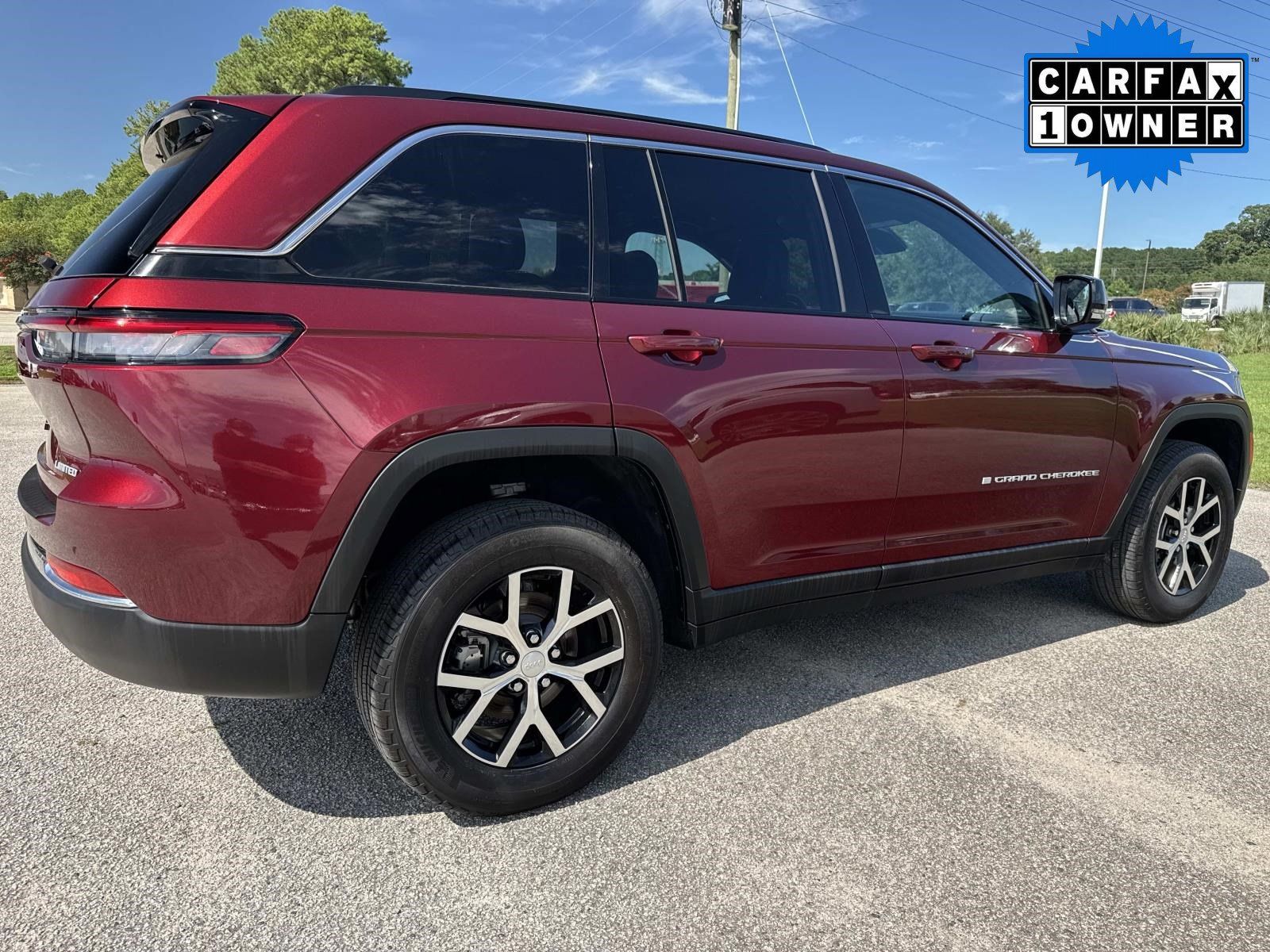 Used 2024 Jeep Grand Cherokee Limited RWD image 4