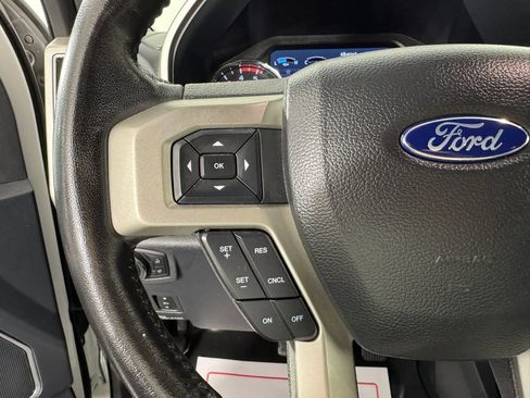 Used 2022 Ford F350 Lariat w/ Black Appearance Package AWD/4WD image 15