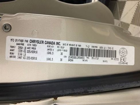 Used 2013 Dodge Grand Caravan SXT FWD image 36