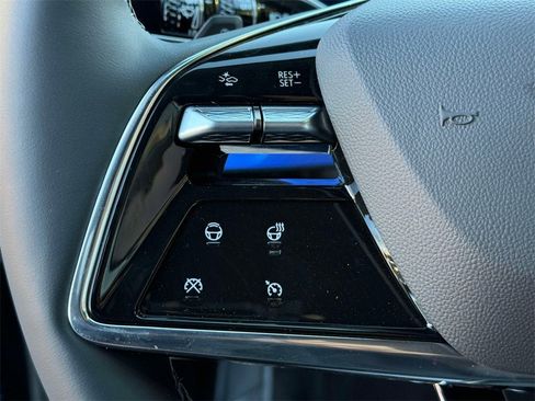 New 2026 Cadillac Optiq Luxury 2 image 17