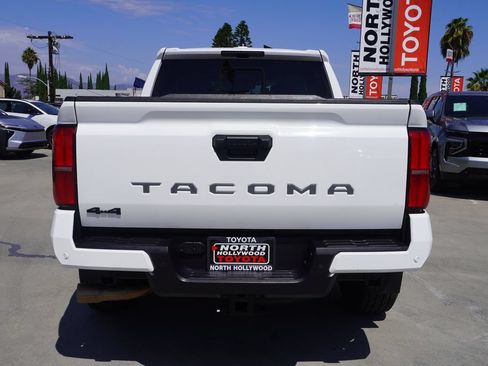 Used 2024 Toyota Tacoma TRD Sport w/ TRD Sport Upgrade Package AWD/4WD image 6