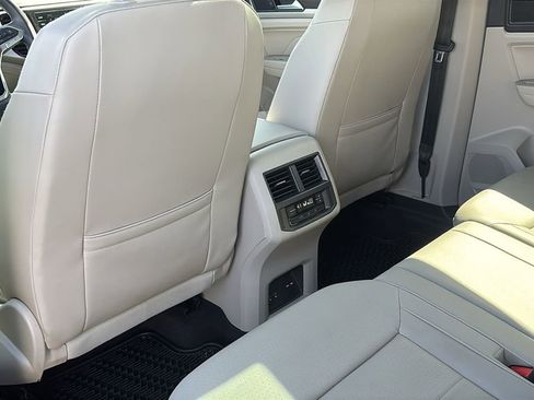 Used 2023 Volkswagen Atlas SE image 27