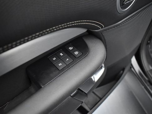 Used 2022 Land Rover Discovery HSE R-Dynamic image 8