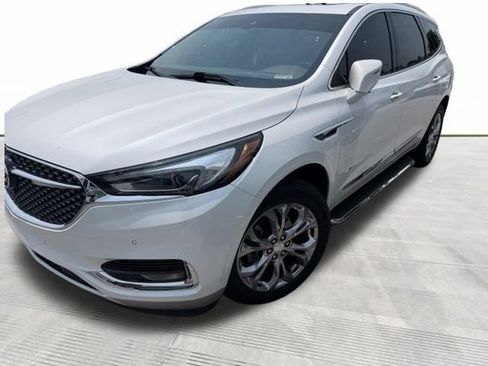 Used 2018 Buick Enclave Avenir w/ Avenir Technology Package FWD image 3