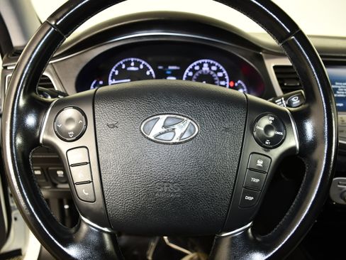 Used 2013 Hyundai Genesis 5.0 R-Spec RWD image 19