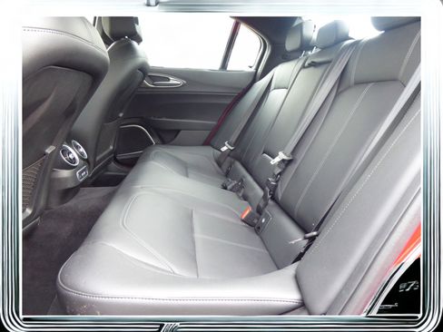 Used 2023 Alfa Romeo Giulia Ti image 19