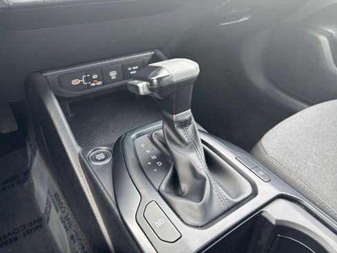 Used 2025 Kia K4 LXS FWD image 40