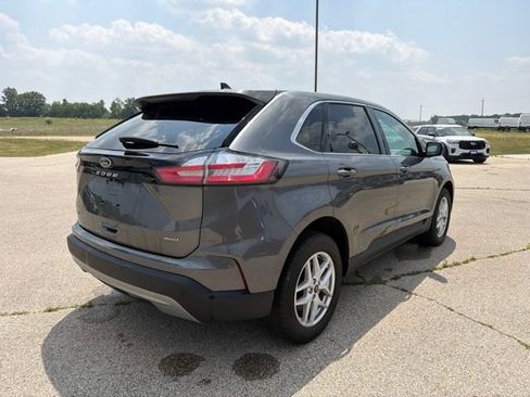 Used 2024 Ford Edge SEL w/ Convenience Package AWD/4WD image 3