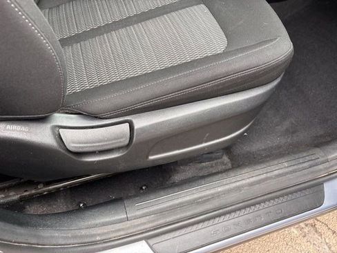 Used 2023 Kia Sorento LX image 39