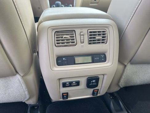 Used 2020 Nissan Pathfinder Platinum image 25